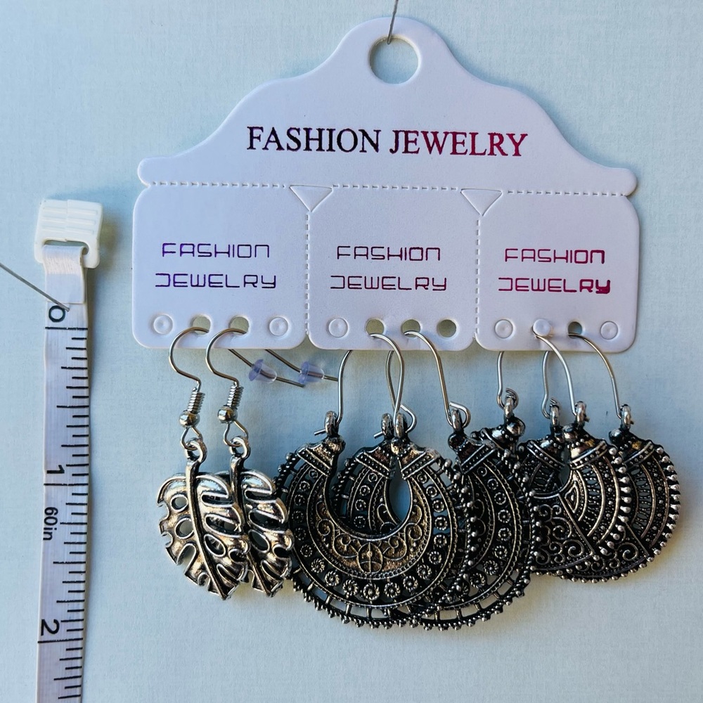 ➷ 5/$25 Jungle Themed Set of 3 pairs of earrings NWOT